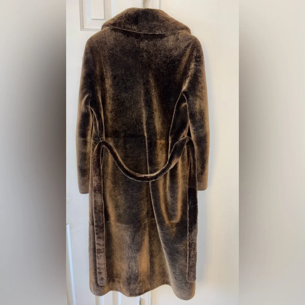 Yves Salomon shearling lamb coat Size38 or M. Olive color. Like new with tag. - Picture 3 of 12